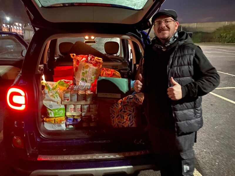 Metalube donates food to local charity
